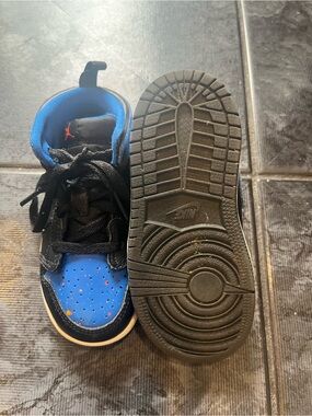 Kids Blue and Black Nike Air Jordan High-Top Sneakers Unisex